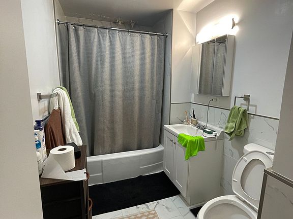 5th image of 50 W 34th St APT 12A11