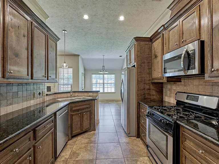 13511 Summer Hill Dr — Photo 17