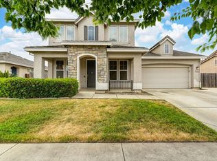 1050 Hacienda Dr, Plumas Lake, CA 95961