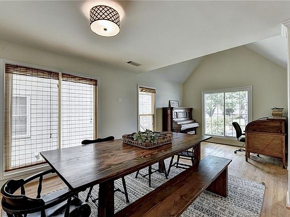 5th image of 3710 Palisade Park Dr