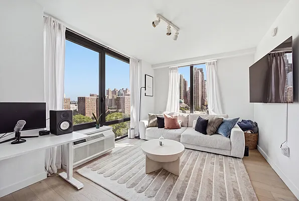 1790 Third Avenue #1104