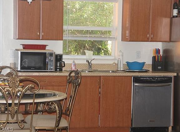 4th image of 27631 Pinecrest Ln