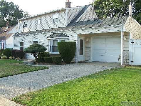 3rd image of 61 Hill Ln