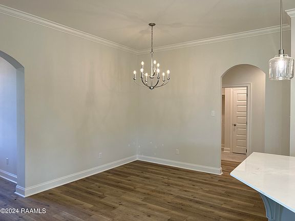 5th image of 105 Lilian Ln