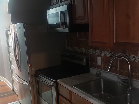 5th image of 4817 N 12th St Floor 1