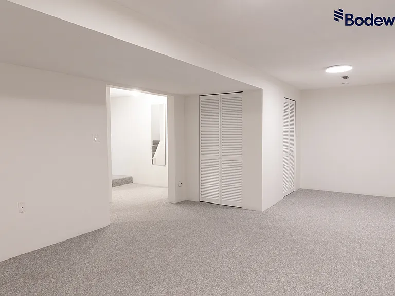 32XX Bermon Pl — Photo 18