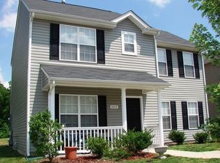 5517 Henderson Oaks Dr, Charlotte, NC 28269