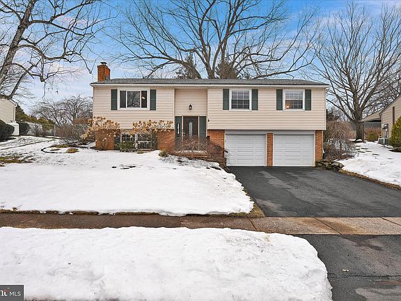 2nd image of 2619 N Rosegarden Blvd