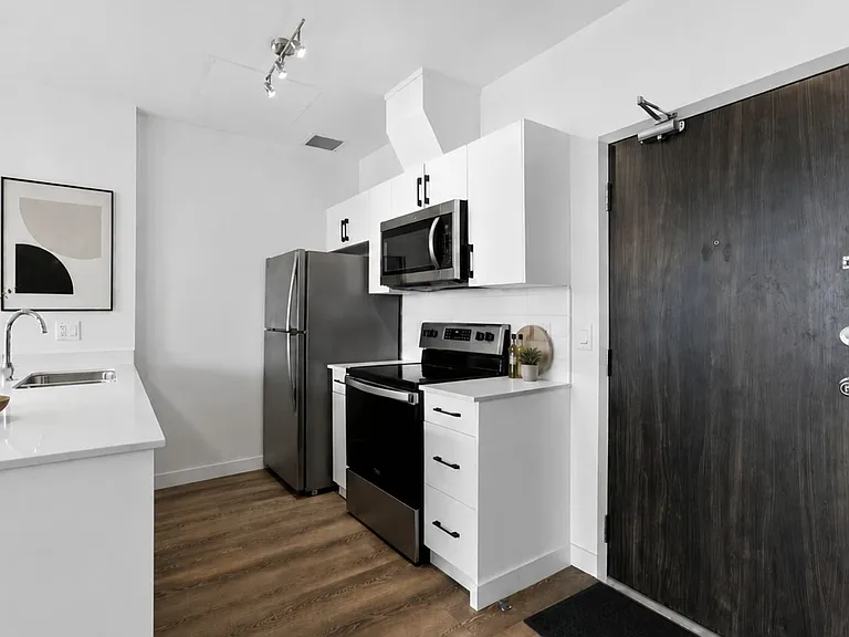 825 8th Ave SW — Photo 38