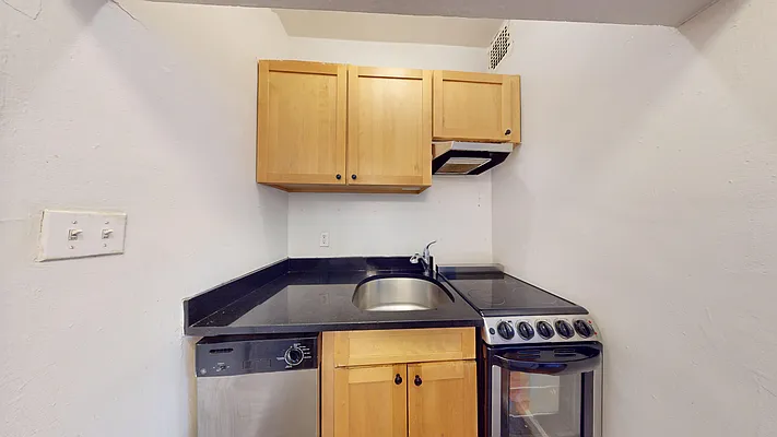 Rented by Bond New York | media 4