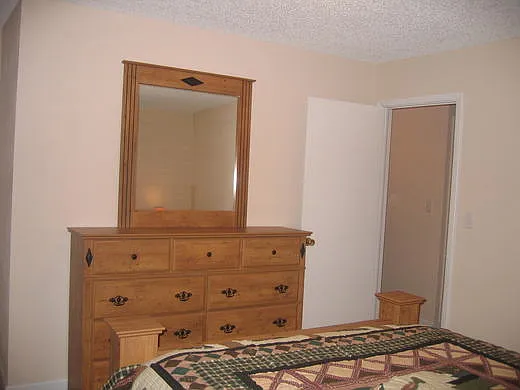 Upstairs front bedroom