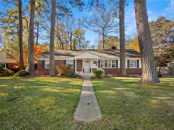 2001 Sterling Point Dr, Portsmouth, VA 23703
