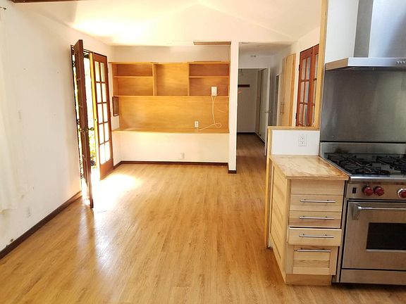 5th image of 303 1/2 Brooks Ave APT C