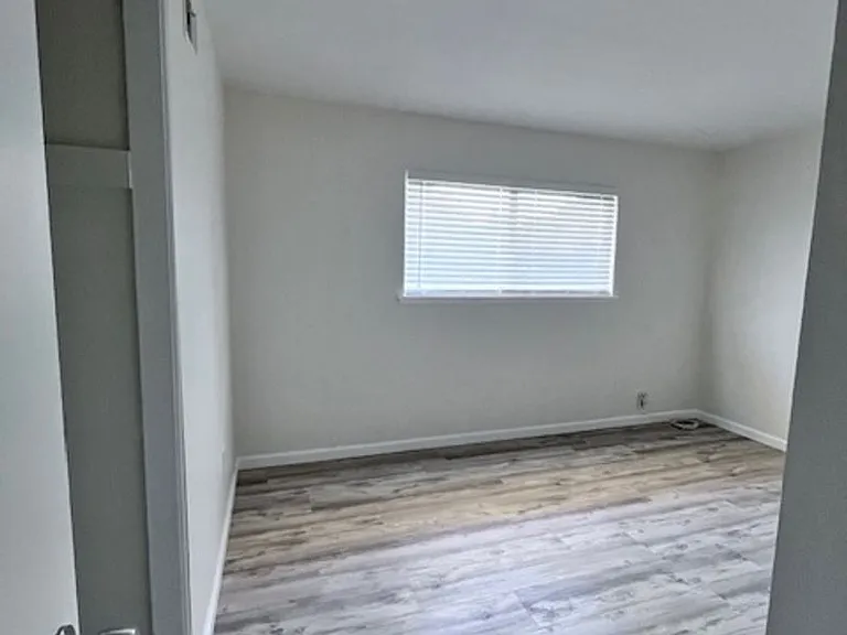 102 Hillside Way — Photo 20