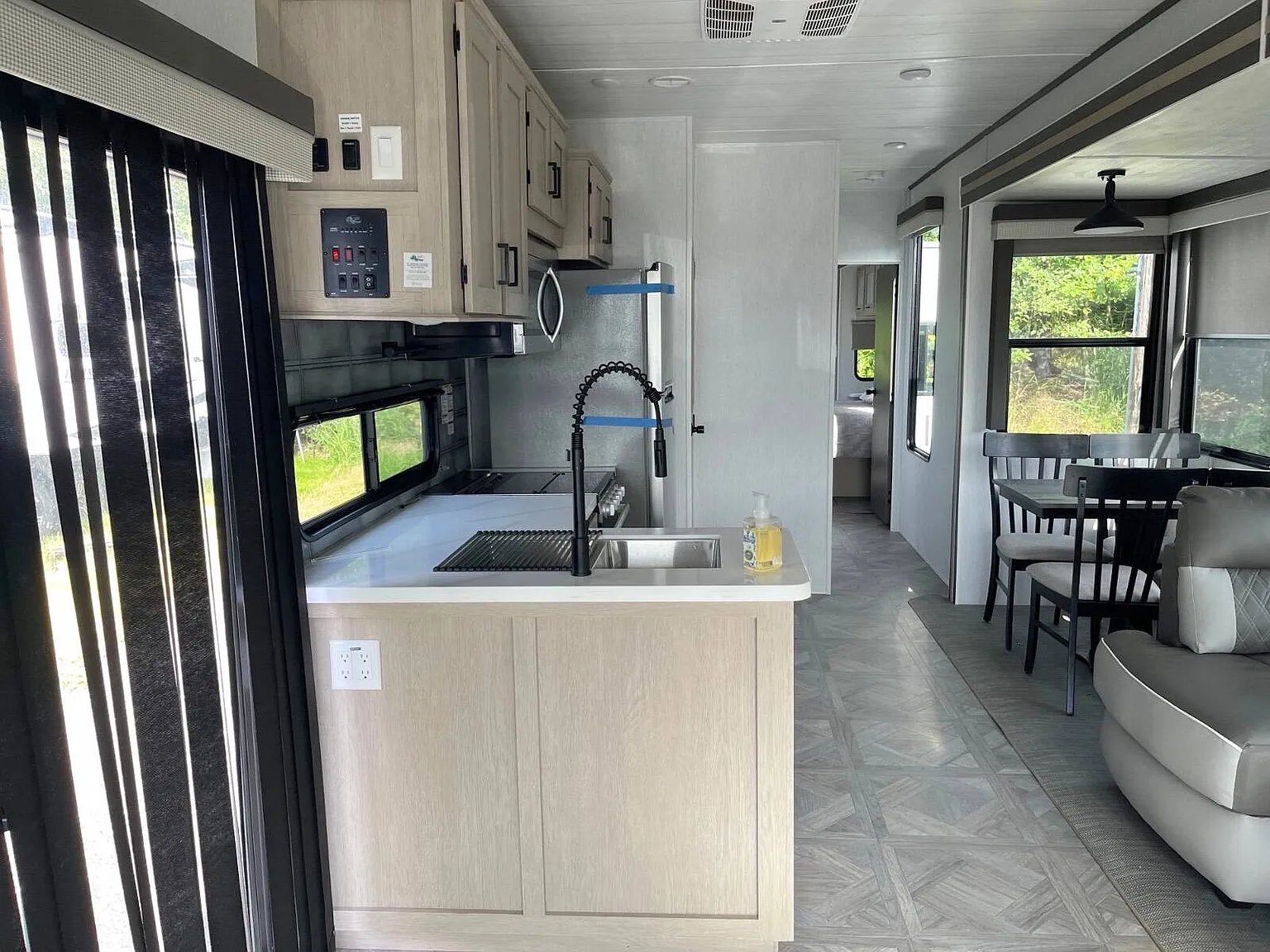 1 bed, 1.0 bath, $1,200 — Photo 2