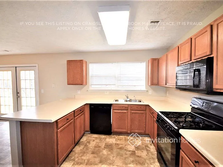 311 Westminster Dr — Photo 5
