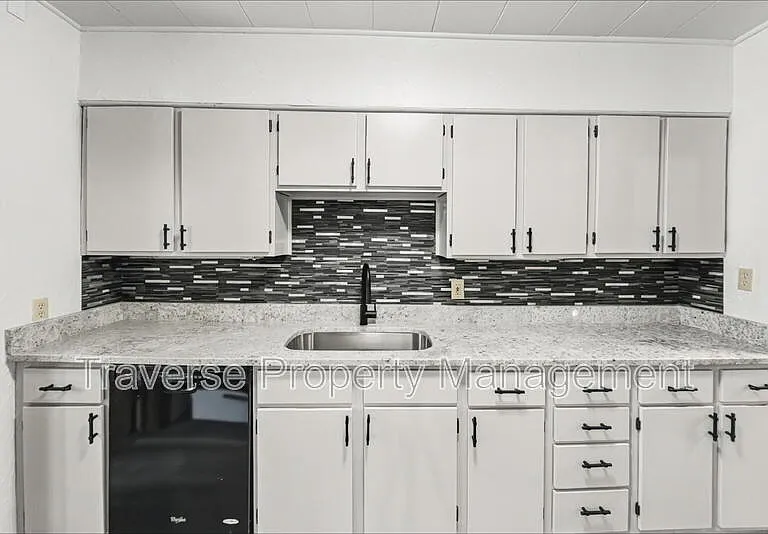 3624 Frazier Ave — Photo 5