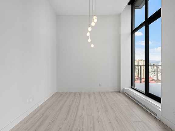 4th image of 1133 Hornby St #2105