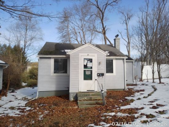 21 Frisbie St, Hillsdale, MI 49242