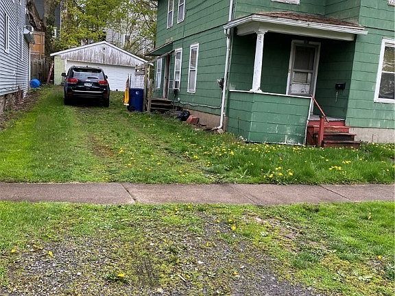4th image of 180 Gooding St