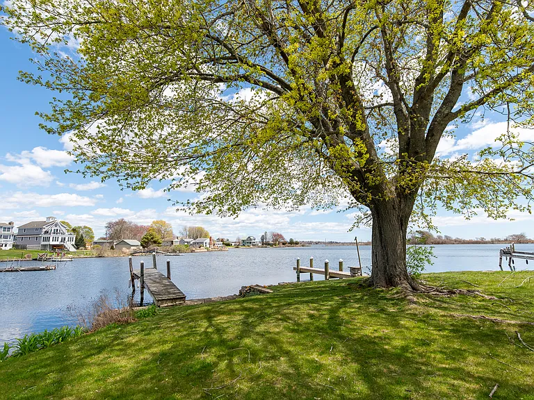 24 Shore Dr — Photo 28