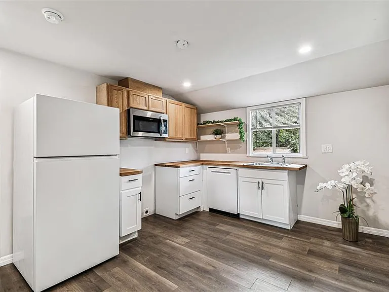 1006 E 26th Ave #1 — Photo 17