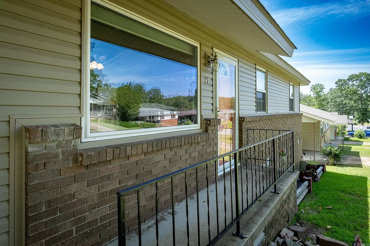 3 bed, 910 sqft, $1,400 — Photo 4