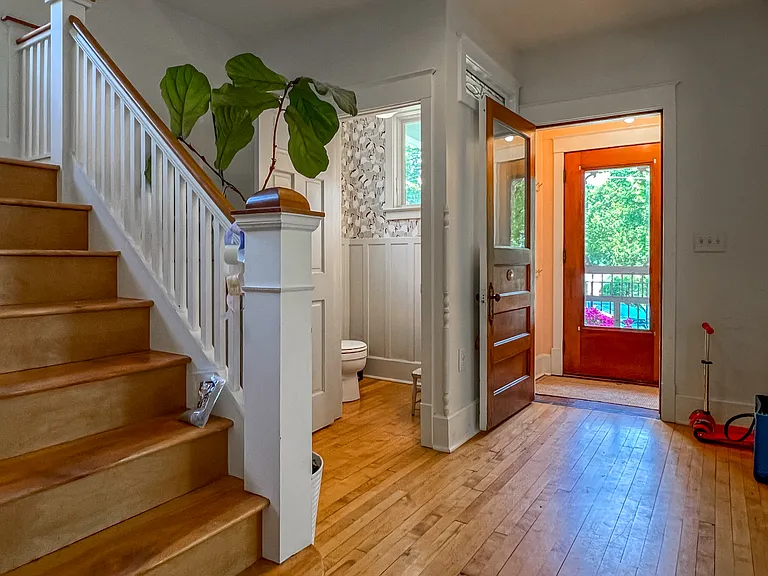 118 E Park St — Photo 8