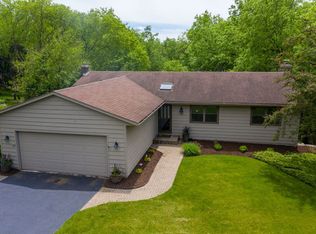 740 Hillside Ct, Algonquin, IL 60102