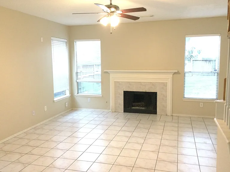 2218 Laurel Oaks Dr — Photo 6