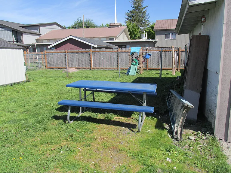 345 E Hazel Ave — Photo 10
