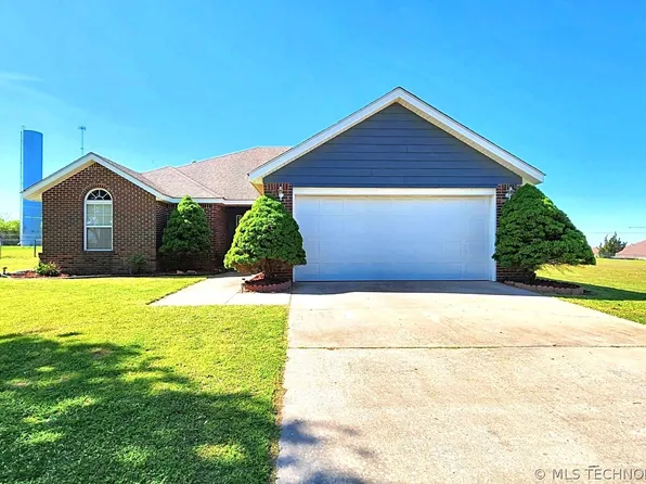 103 W Calista Dr, Tahlequah, OK 74464