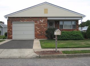 2 Lyford Ct, Toms River, NJ