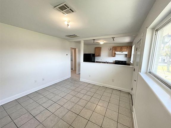 2nd image of 9025 Palm St #B