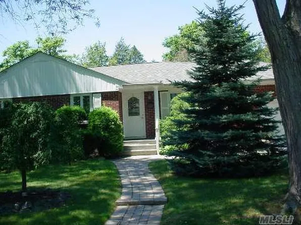 11 Clive Pl, East Northport, NY 11731