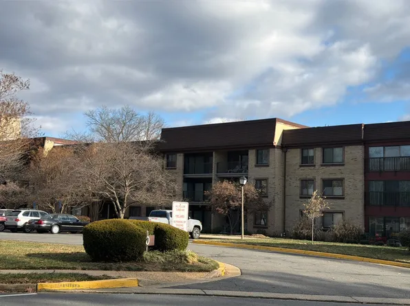 10300 Bushman Dr APT 310, Oakton, VA 22124