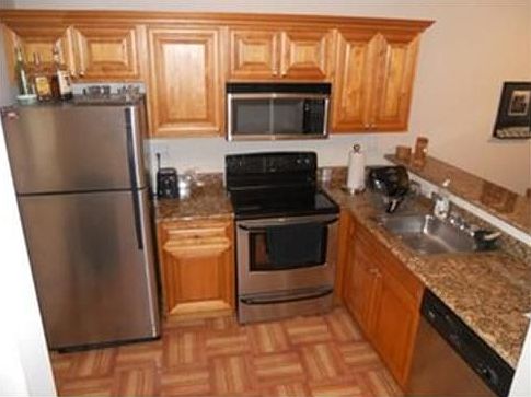 2nd image of 9940 Nob Hill Pl