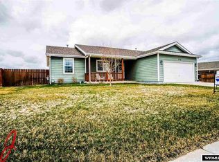672 Wagon Trl, Evansville, WY 82636