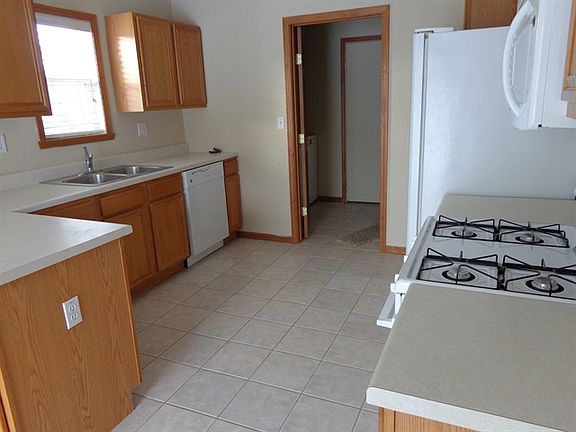 5th image of 3063 Derbyshire Dr