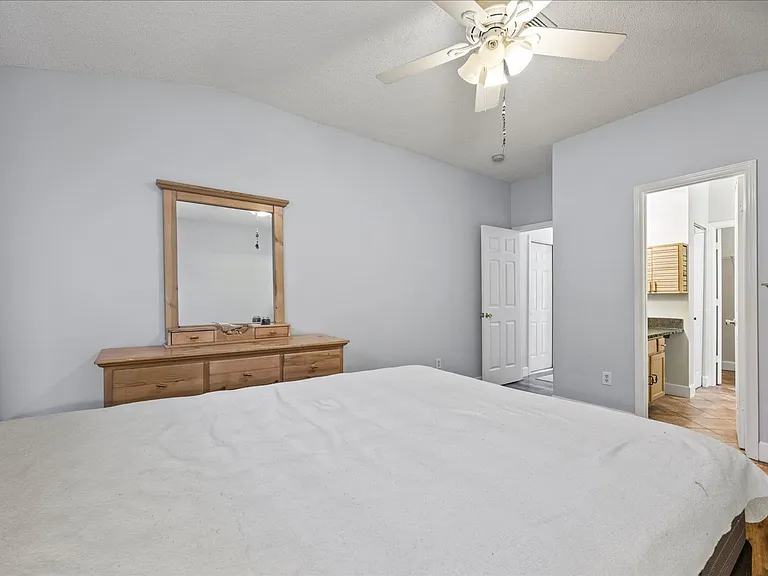 1073 Stocks St — Photo 19