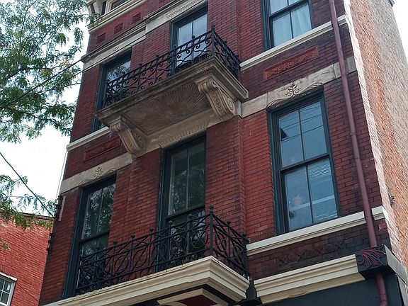 2nd image of 1612 Elm St #3R