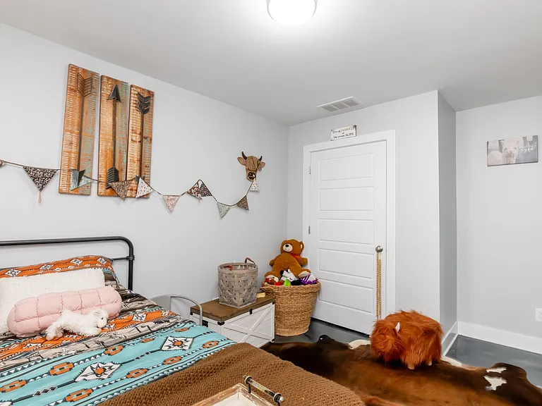 1422 E Elm St #2 — Photo 21