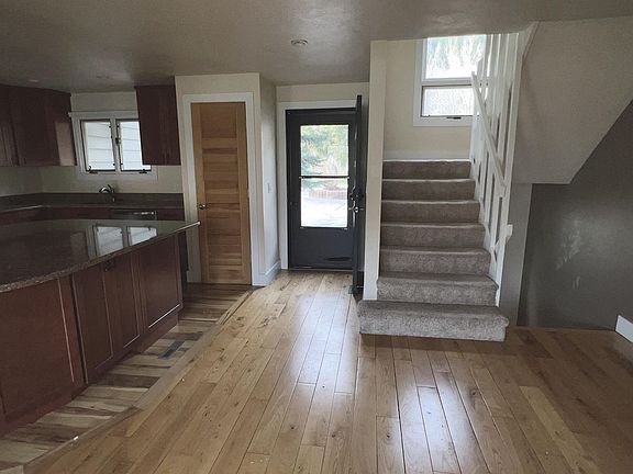 2nd image of 853 Deer Blvd #2EAGLE