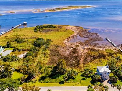 94 Bay Ave, Apalachicola, FL, 32320