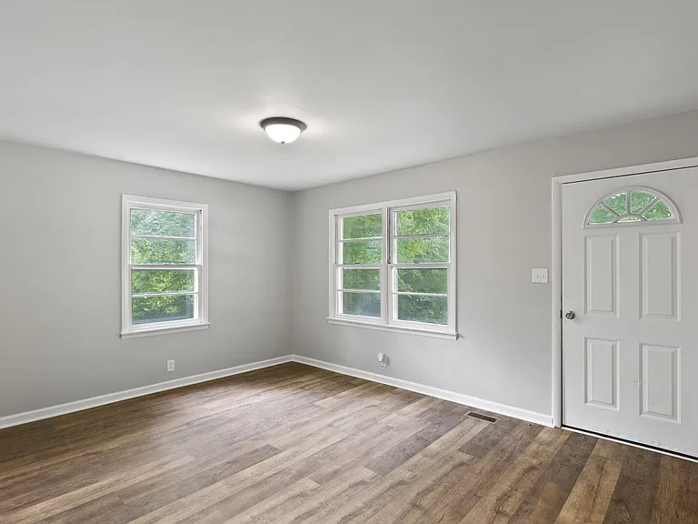 1004 S Mabel St — Photo 2