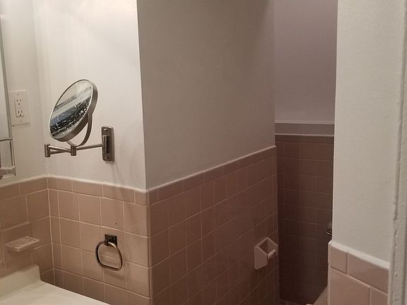 5th image of 422 E 75th St APT 3RE