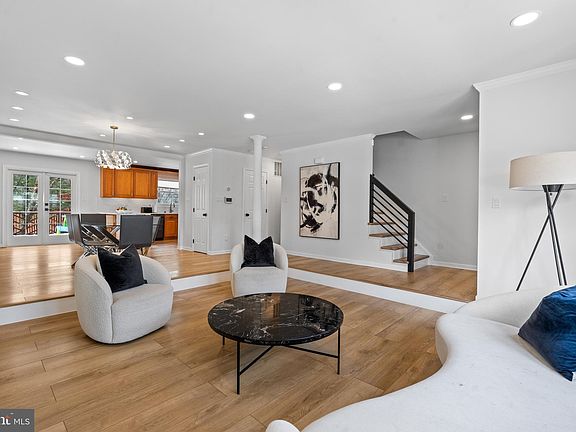4th image of 6837 Kerrywood Cir