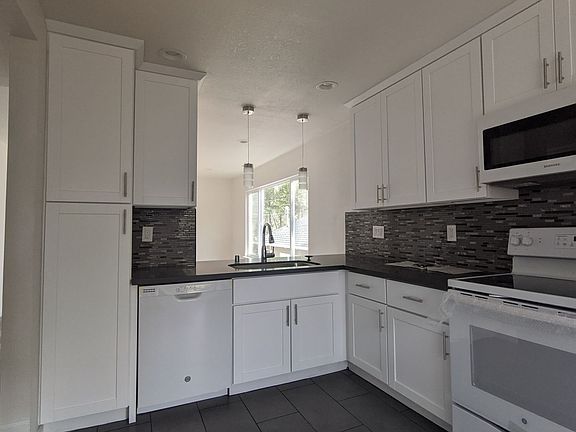 5th image of 2205 17th St APT 4