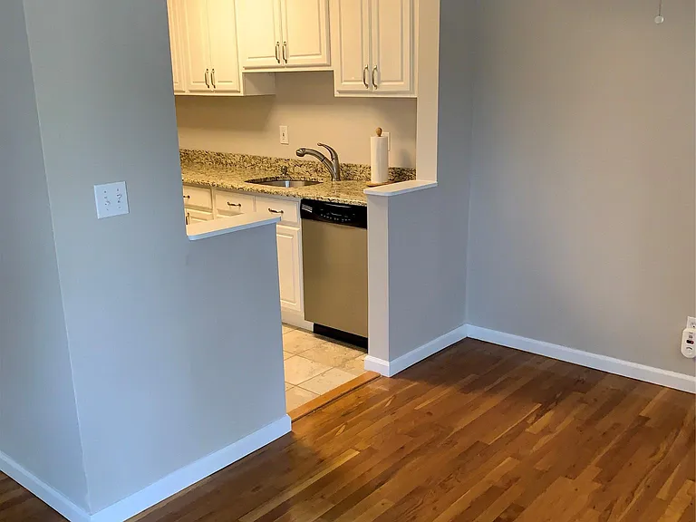 10 Oxford Dr #10 — Photo 7