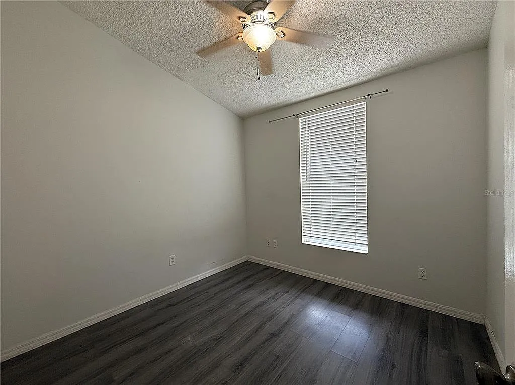 3 bed, 3.0 bath, 1412 sqft, $1,700 — Photo 4